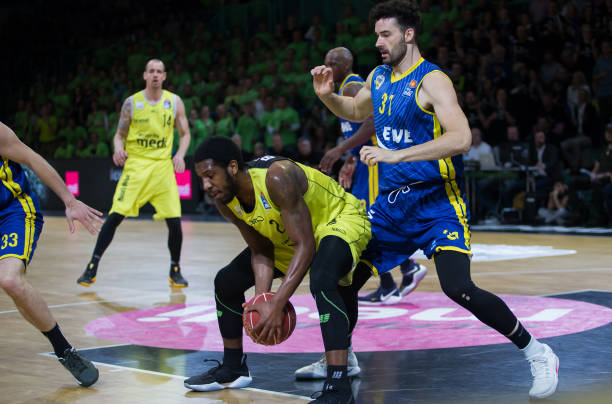 为利雅得胜 为利雅得胜